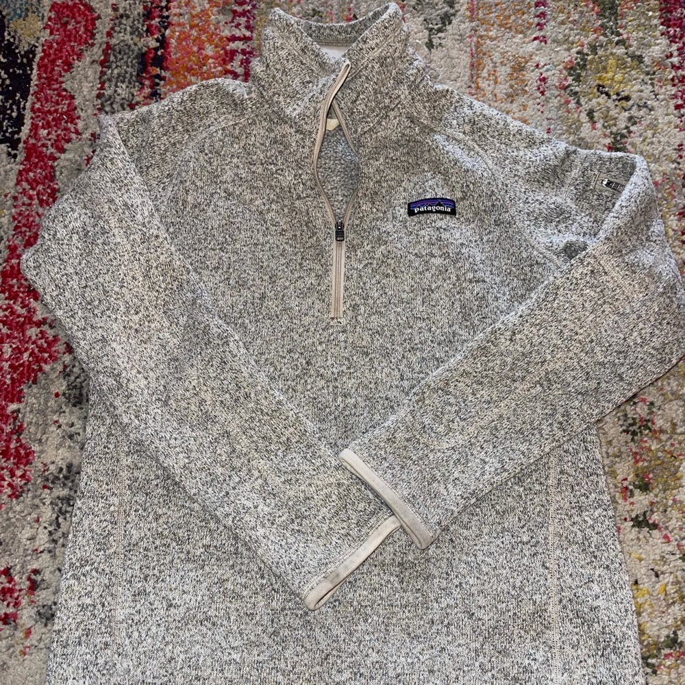 Patagonia half zip fleece!  Women Medium